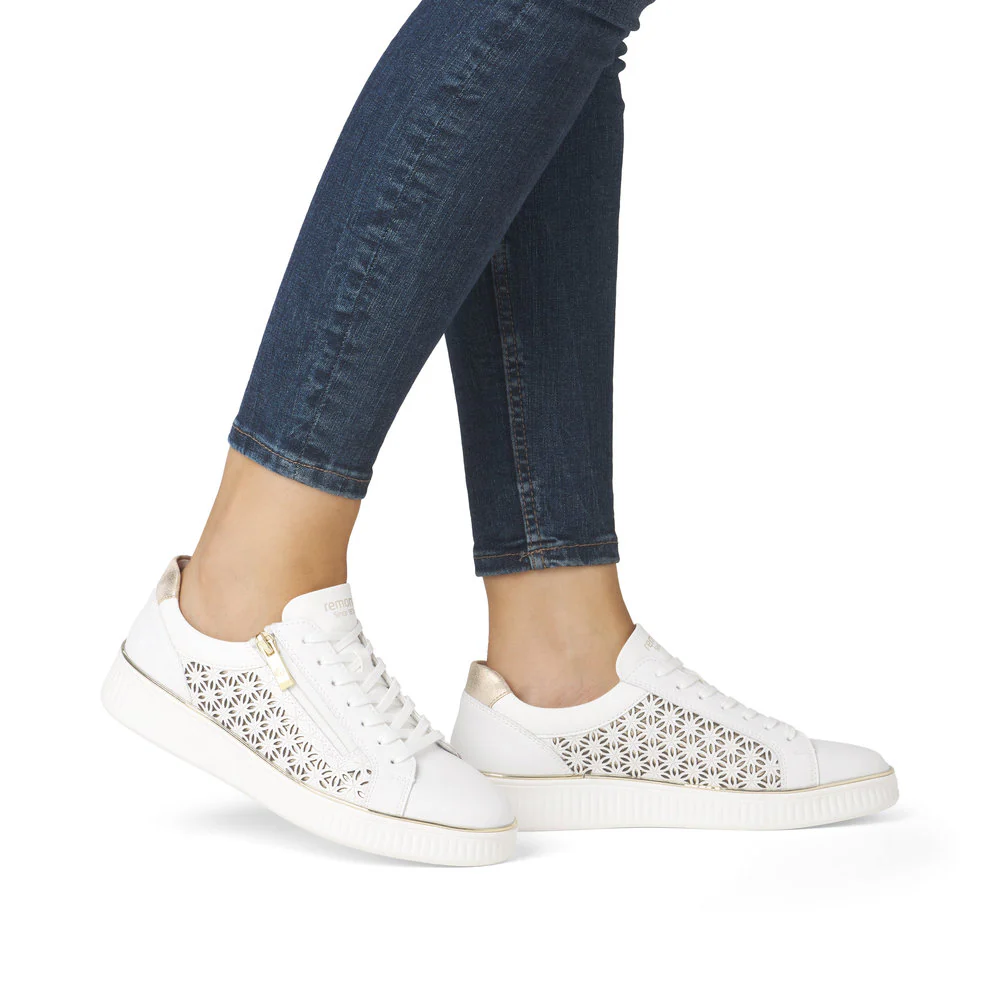 White Lace Up - Image 9